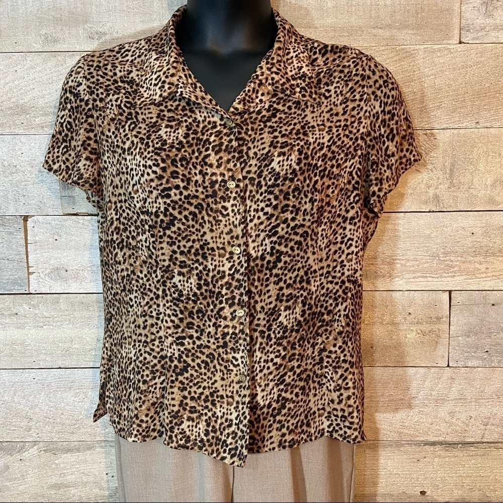 Emma James vintage women's animal print button up blouse in size 16P